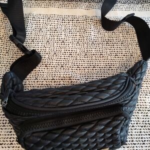 Kensie Black Woven Women's Bag